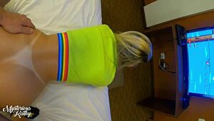 Loirinha addicted to gaming and cock, hot meia-irmã bangs hard while playing, full on Red - MysteriousKathy 4K