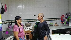 मेरे पति के दोस्त ने मुझे स्क्वर्ट तक पाउंड किया, वाइल्ड लेस्बियन वाइब्स