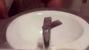 Young Gay Guy Masturbates Intensely In His Room