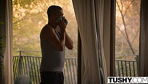 नताशा नाइस, चलो तुम्हारी पहली कर्वी ऐनल ट्राई करते हैं