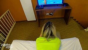 Loirinha addicted to gaming and cock, hot meia-irmã bangs hard while playing, full on Red - MysteriousKathy 4K