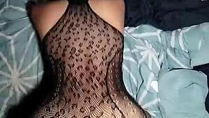 Pero que hermoso culo tiene la morena que contrate ayer