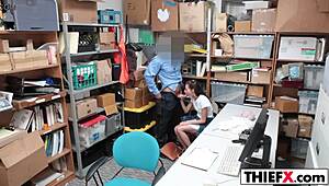 Carolina sweets is redy to pay with her ass at werk