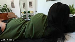 ब्रिटिश स्टेप-सिस गैल रिची, टुनाइट बेड में नो पैंटिज?