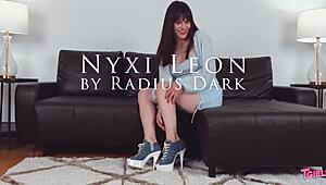 Nyxi from tgirls xxx craves more solo action on screen