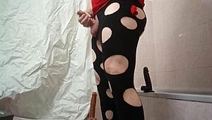 Travesti ENJOYS a Gode in This Scene