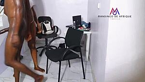 in the dark room vr, big boss gets a handjob and blowjob