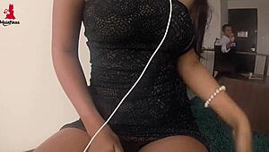 Malefikas - una secretaria excelente en oficina latina colombiana