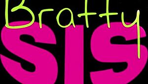 फैमिली वेकेशन पर स्टेप सिस ने शेव्ड चूत चाटकर चौंका दिया