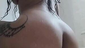 tattooed colombian fingers herself in shower squirting