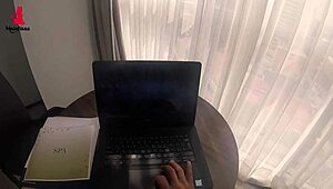 Malefikas - una secretaria excelente en oficina latina colombiana