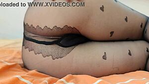 Cougar Deepthroats Big Cock In Motel