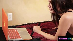 Queening Girlfriend, Can You Make Les Babe Squirt?