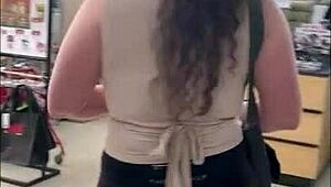 ओएमजी, रिमोट कंट्रोल लोवेंस प्ले पब्लिक ऐस हार्डवेयर स्टोर में, हाइडिंग बैक ऑर्गेज्म्स!