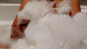 Playing with myself in the tub, oh wow! Wanna join me for part 01?