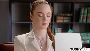 तुशी स्टार हेजल नॉटी ऐनल ऐक्शन चाहती है बैड बॉय के डीप थ्रस्ट्स से।