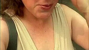 ओएमजी, रिमोट कंट्रोल लोवेंस प्ले पब्लिक ऐस हार्डवेयर स्टोर में, हाइडिंग बैक ऑर्गेज्म्स!