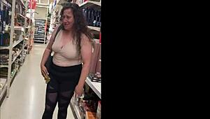 ओएमजी, रिमोट कंट्रोल लोवेंस प्ले पब्लिक ऐस हार्डवेयर स्टोर में, हाइडिंग बैक ऑर्गेज्म्स!