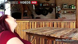 मिल्फ चीट करती है और बार पर दो लेती है