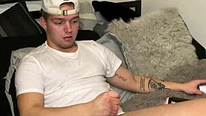 i sent my hot fuck buddy a video for her to masturbate to - instagram joshuaaalewisss