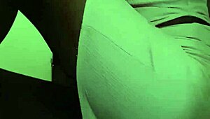 I can't stop the golden shower from ebony mama with dildo