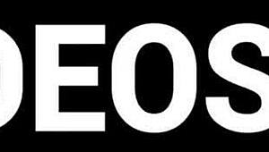 Debora Andrade Sucks the Black Top Guy's Dick in a Passionate Blowjob Full of Desire!