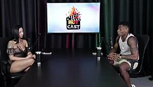 Slutty milf Sara Jay shares a hard cock with brunette Jayla Starr