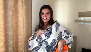 Romantic teen girl gets filled with hard cock in naughty sex