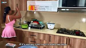 हॉर्नी स्टेपब्रदर किचन में सबमिसिव स्टेपसिस्टर को चोदता है, लंड चूसवाता है और फेस पर कम करता है