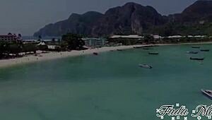 i masturbeid on a famus player's boat