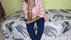 गर्लफ्रेंड की पीरियड कोई बाधा नहीं, बॉयफ्रेंड रैंच पर उसकी गैंड को जोर से मारता है। वाइल्ड इंडियन एक्शन!