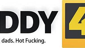 अरे, मैं शॉक हो गया दैडी4के ने बेटे की गर्लफ्रेंड के साथ वाइल्ड सेक्स के लिए पैसे दिए!