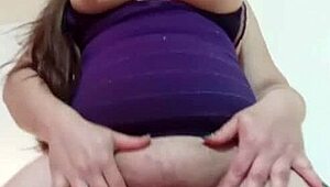 follando a la amiga de mi mujer sin condon, le encanta ser puta latina