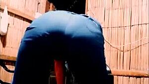 Ella leaves work early and touches her sexy body at home singing reggaeton