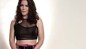 Close-Up of Kinky Victoria Voxxx Masturbating to Orgasm Solo