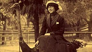 Man, this vintage taboo pussy scene is wild! Old-school doggystyle outdoors... 🔥