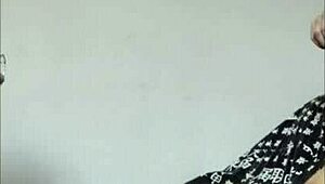 novinha nerd WHITE MOON sucking favelado!