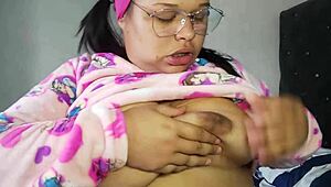 Milf fat culo doggy style mein closeup fetish mein hilati hai