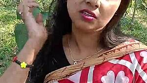 हॉर्नी गृहिणी पडोसी को चोदती है