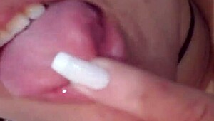 Novinha se masturbando parte3 😏