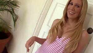 This eighteen year old sucks two cocks during a sexy casting interview 😍