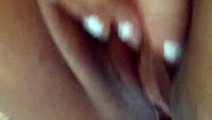 Damn! I’m fingering my pussy hard while boyfriend’s away!