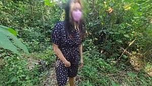 Nakita Ako ng Ibang Tao na Umiihi sa Gubat at Nagulat Siya sa Aking Alok