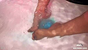 check out these wrinkled soles teasing