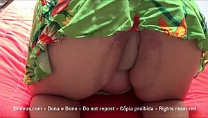 Rabuda Brasileira Casada Shows Off Fat Ass and Sexy Curves in Skirt