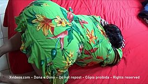 Rabuda Brasileira Casada Shows Off Fat Ass and Sexy Curves in Skirt