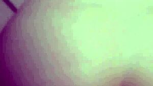 Comi uma branquinha de quatro dechei a buceta dela toda esfolada e o rabo vermelho pintoloko110 brancarosa