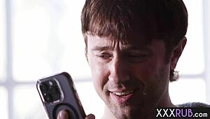 Hot teen masseuse Vanna Bardot surprises with blowjob after massage 😍