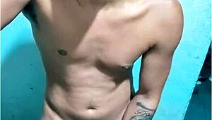 I love squirting on that big black cock in her tight pussy.