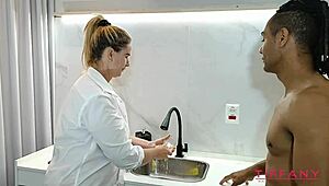 ब्राजीलियन मिल्फ की पस्सी ह्यूज कॉक से कंडोम के बिना टॉर्न हो गई। मल्टीपल ऑर्गेज्म्स हार्ड हिट।